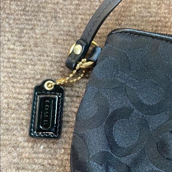 Coach Madison 41988 Black Signature Opt Art Wristlet
Pouch Clutch Wallet - Picture 3 of 8